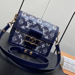 Louis Vuitton Dauphine Compact Bag 