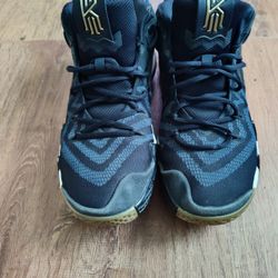Kyrie 4 