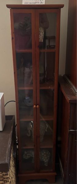 Wooden display cabinet