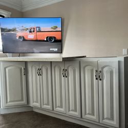 Kitchen island/Peninsula 72” Long ((FREE Delivery))