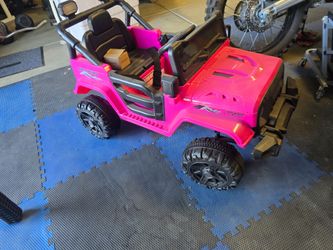 12V Kids Ride on Truck 4 Wheels Battery Powered Kids Car, Electric Play Car with LED Lights/Horn/Remote and Manual Control/3-5 MPH Speed/Gift for Girl