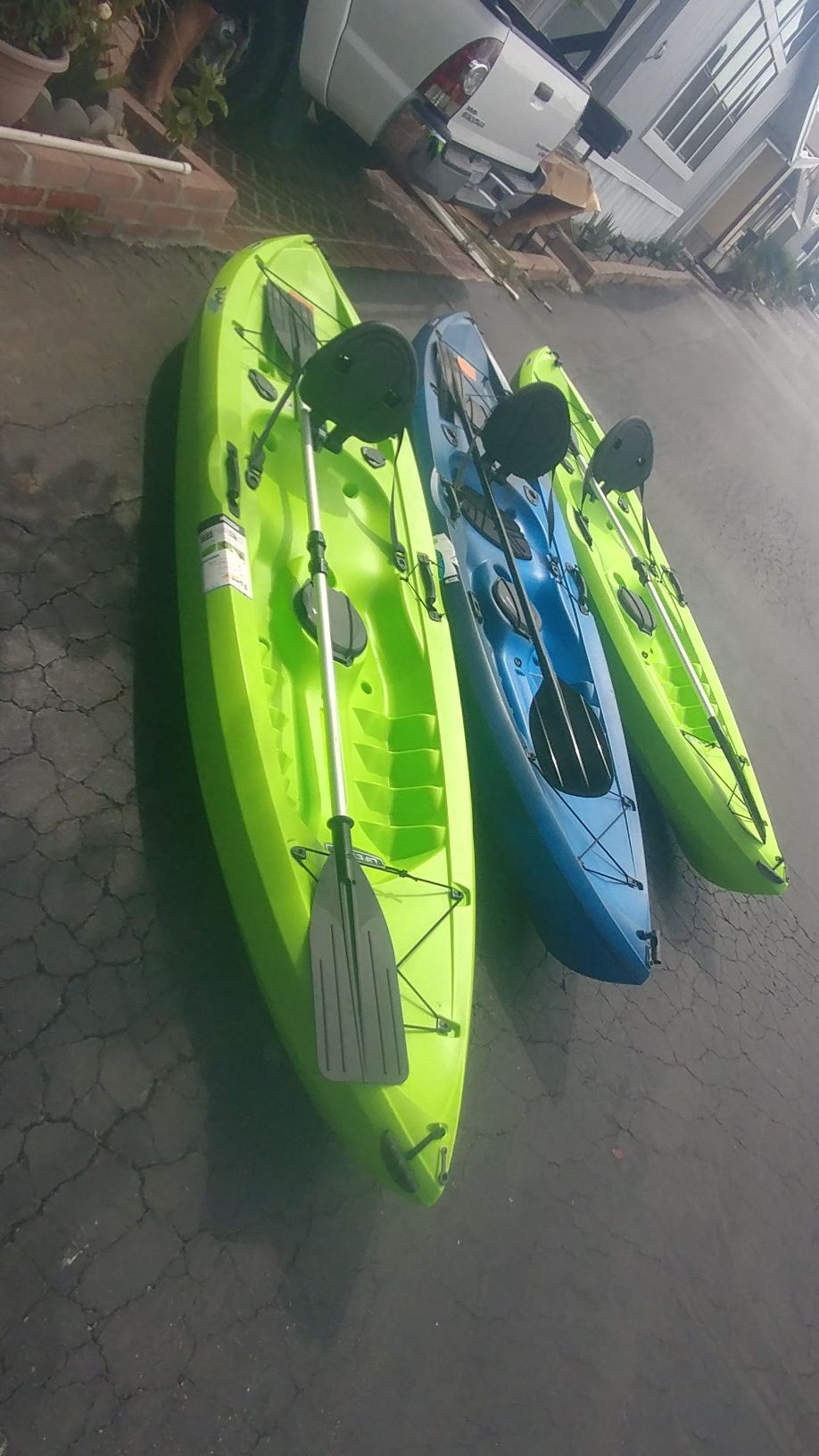 Fishing kayak 10ft. $225 negotiable include paddle