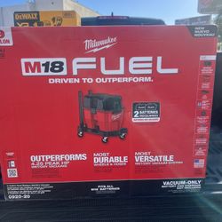 Milwaukee M18 FUEL 9 Gal. Cordless DUAL-BATTERY Wet/Dry Shop Vacuum with Filter, Hose, and Accessories