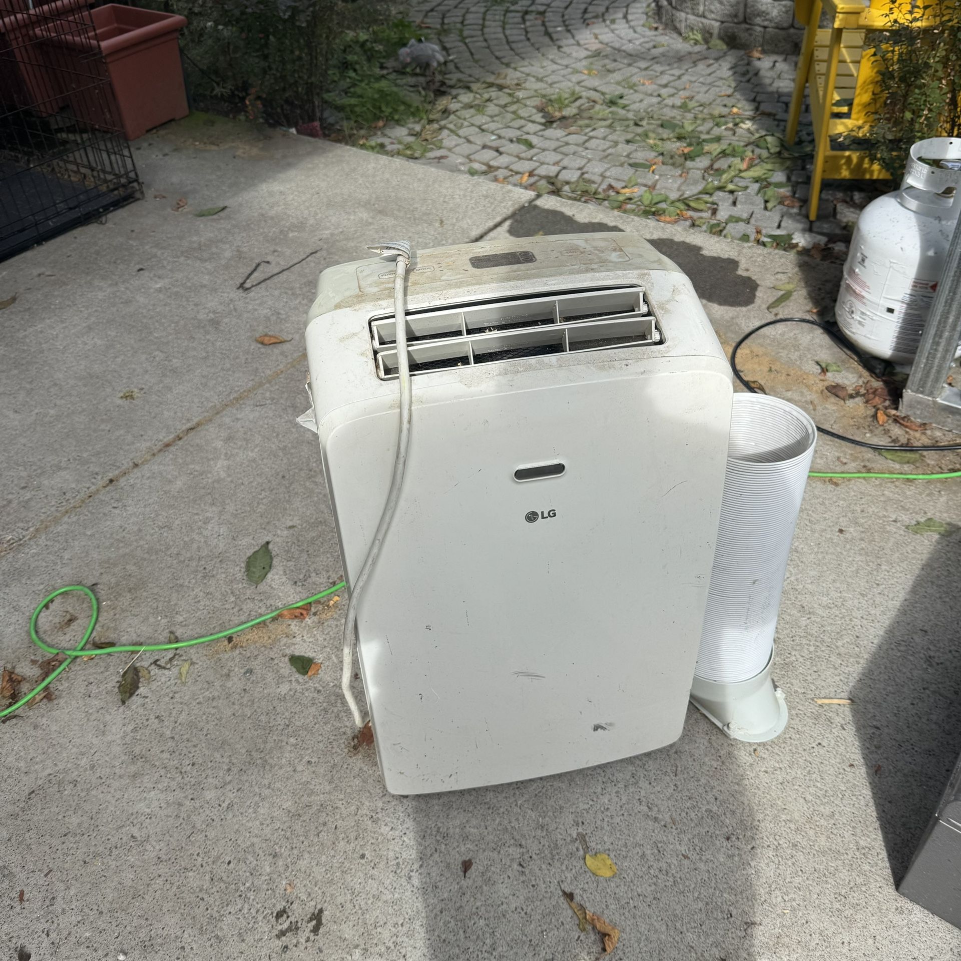 AC