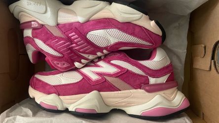 Women’s tennis shoes