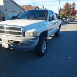 2000 Dodge Ram 1500