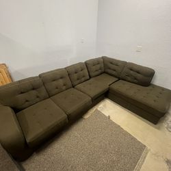 Free Sectional Sofa (pending pick up)