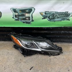 2018-2021 Toyota Camry Headlight Oem 