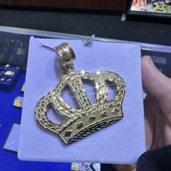 10kt Crown Pedant 