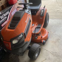 Husqvarna Model: YTH18542