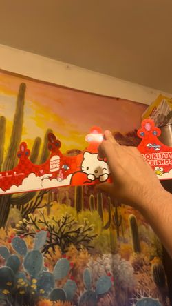 Unreleased Hello Kitty Burger King Crown