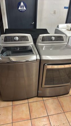 WASHER AND ELECTRIC DRYER 220V