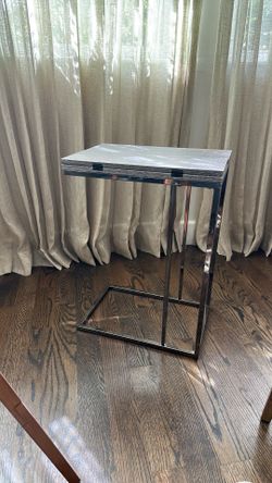 Expanding Bedside table