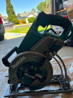Makita skillsaw 40v only the tool