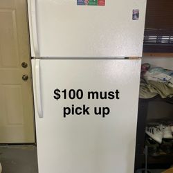Refrigerator 