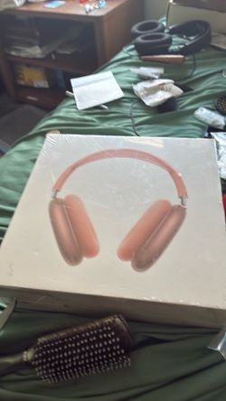 Apple AirPod Max 3 brand new!!!