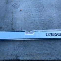 81-88 Chevy Tailgate Band 