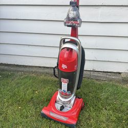Dirt Devil Featherlite Bagless corded vacuum multi surface model UD40285 