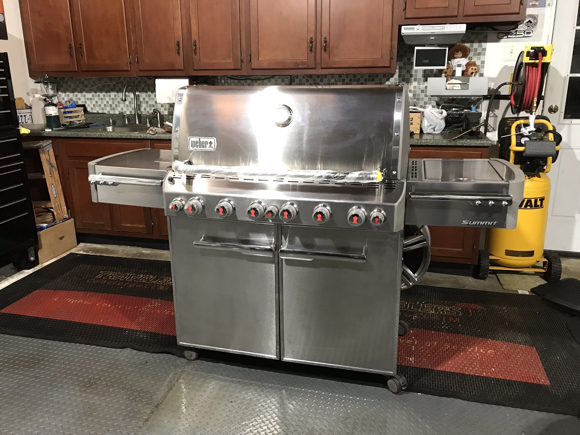 Weber Summit S 670 Propane Grill