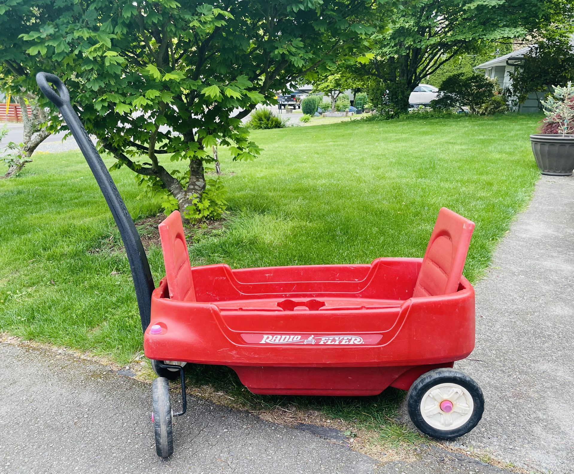 RADIO  FLYER WAGON