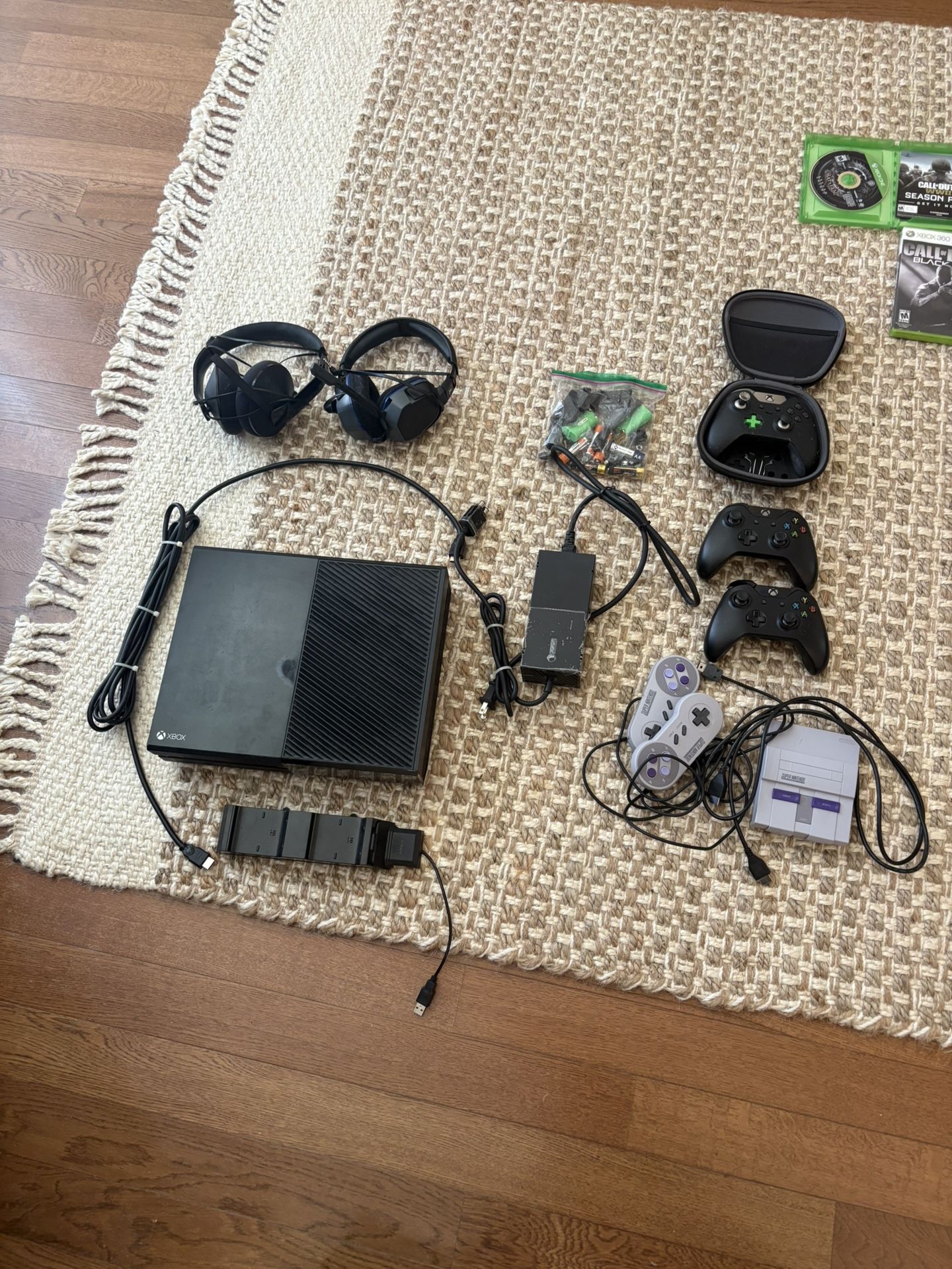 Xbox One With Games And Accessories + Super Nintendo Emulator Box