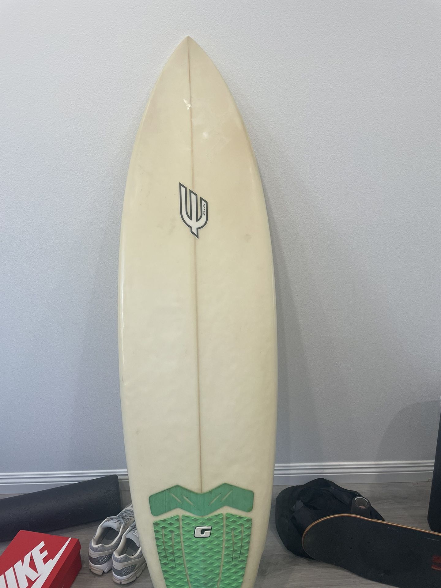 6 Ft Surfboard