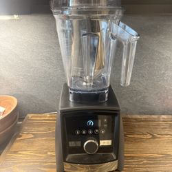 Vitamix Ascent A3500 Blender (Barely Used) 