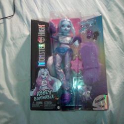 MONSTER HIGH Doll