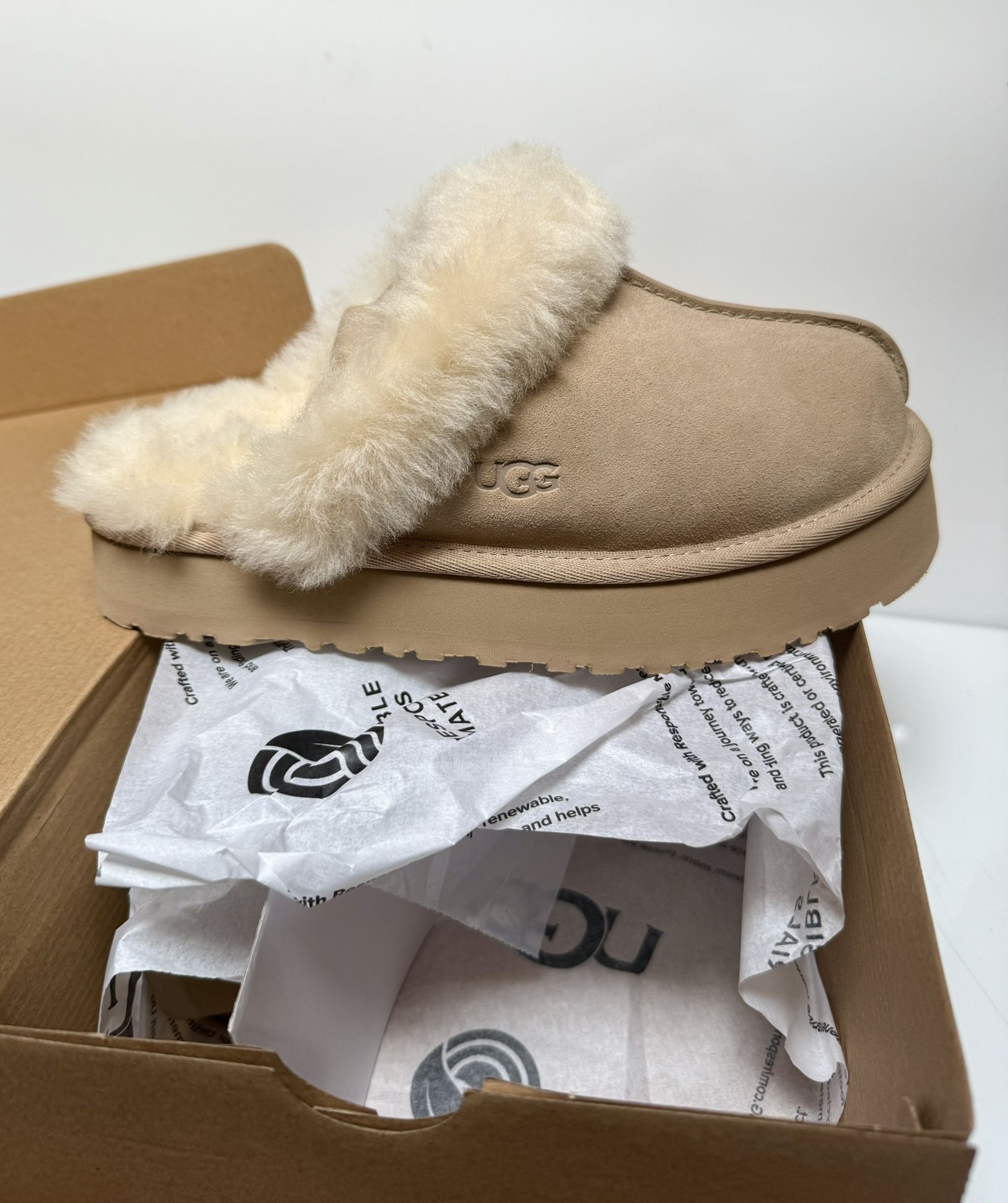 Women’s Ugg Disquette Slippers ( Color Sand )112-2550