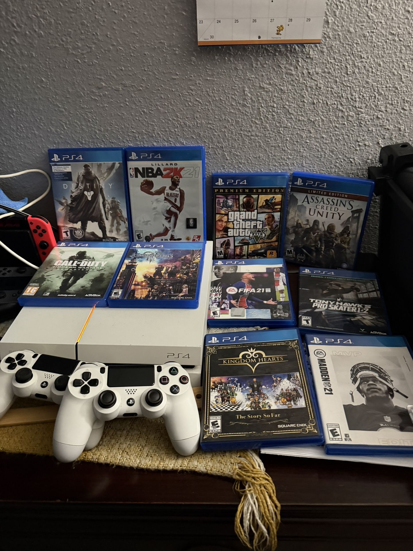 PS4 White 500Gb And Games