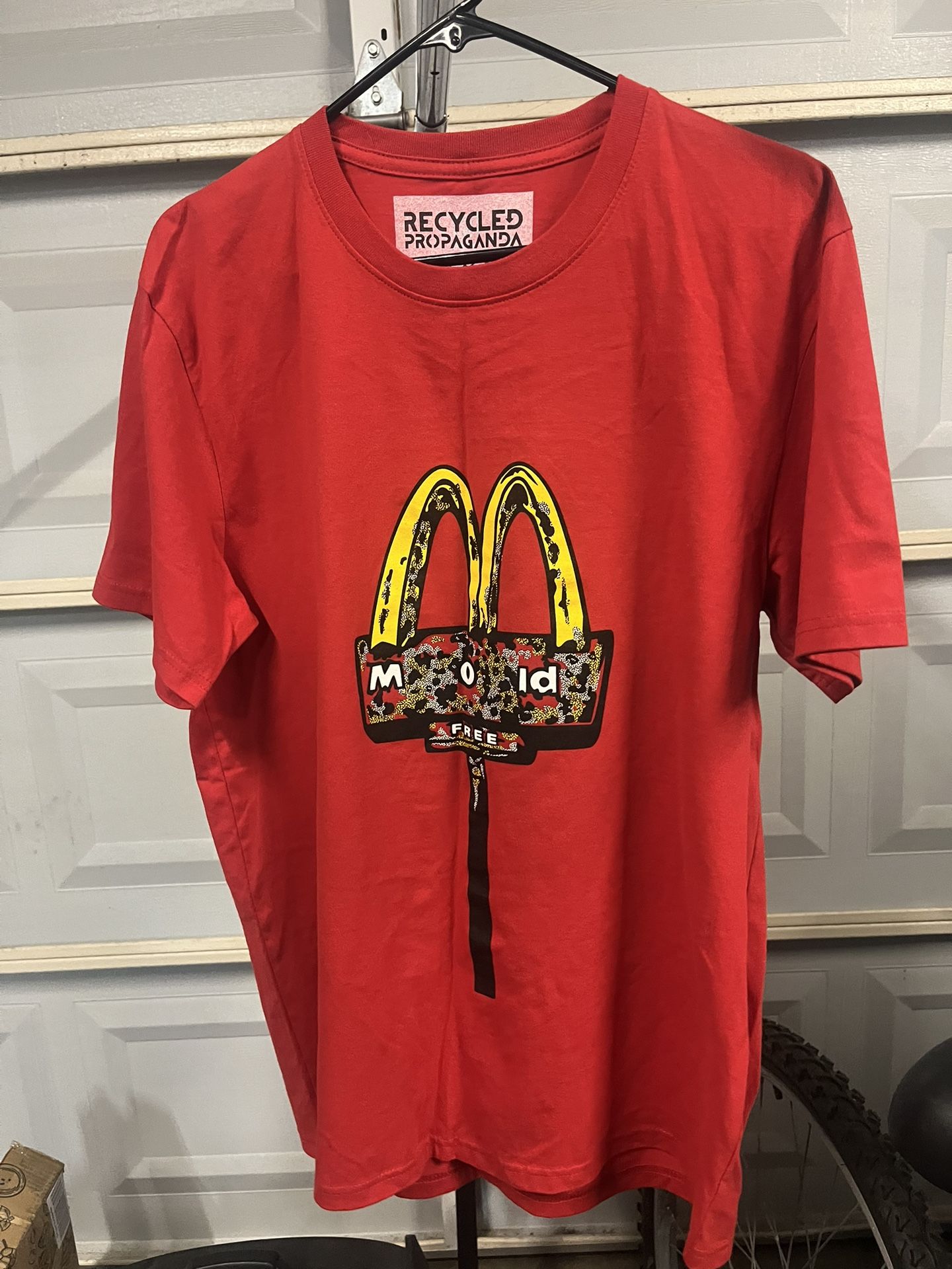 Las Vegas Recycled Propaganda Brand New T Shirt For Men’s Size Large