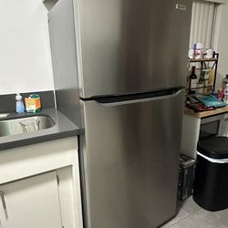 Refrigerator Silver