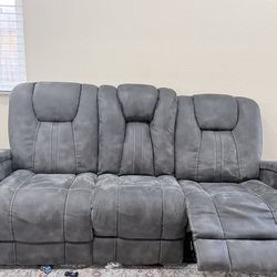 Bob’s Furniture Power Recliner