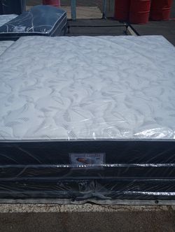 Brand New King Size Pillowtop Mattress Included Box Spring Free Delivery 