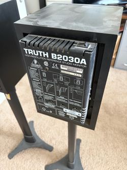 Behringer Truth B2030A Studio Monitor