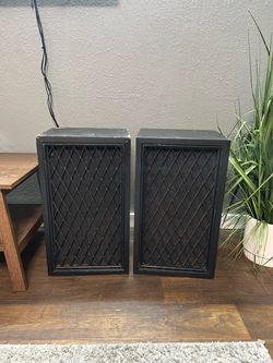 Pair of Vintage pioneer Speakers