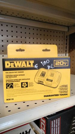 DEWALT 20V MAX FAN - COOLED FAST CHARGER (TOOL ONLY)