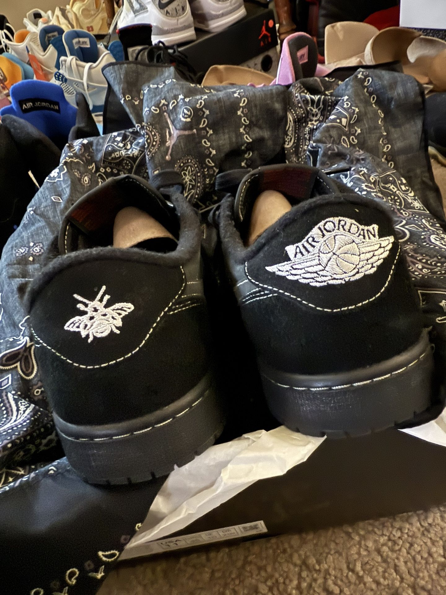Travis Scott Jordan 1 Black Phantom
