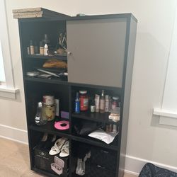 Shelves / Display Storage 