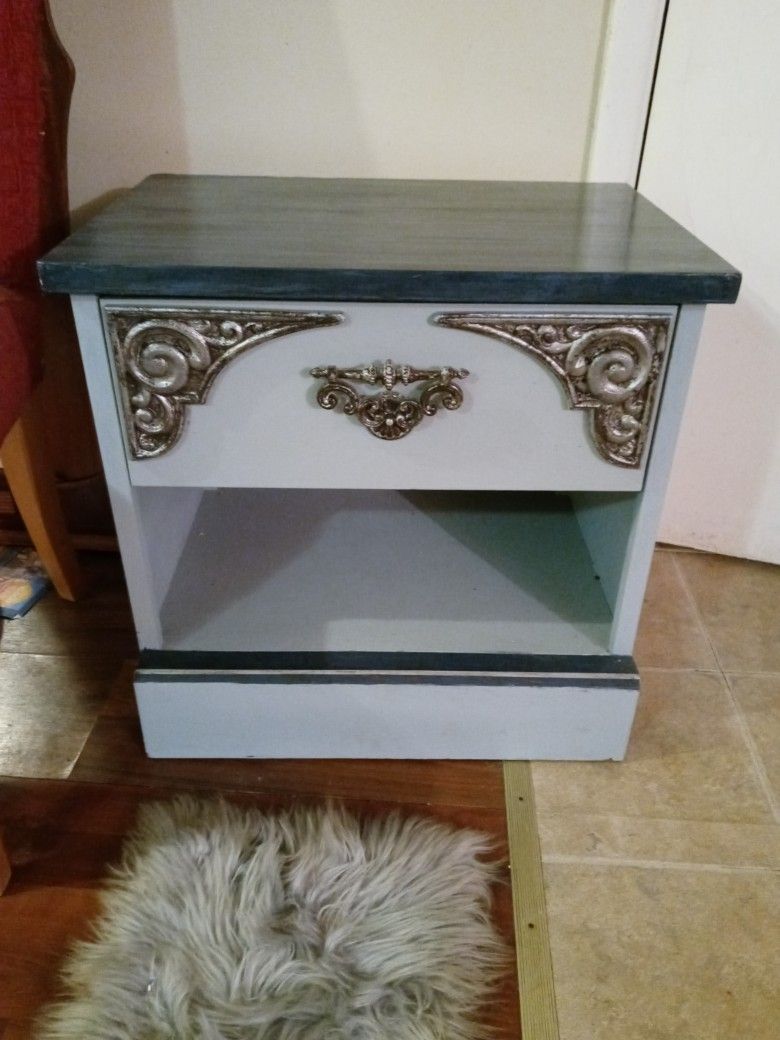 Side/ End Table 