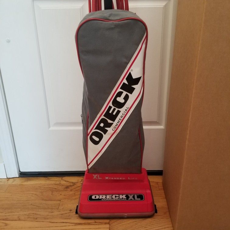 NEW cond COMMERCIAL ORECK VACUUM , AMAZING POWER SUCTION , WORKS EXCELLENT , IN THE BOX