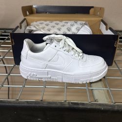 Nike Air Max Size 7 Women White