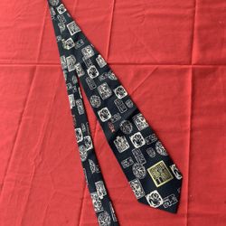 Beautiful 100% Silk Shanghai Museum Tie