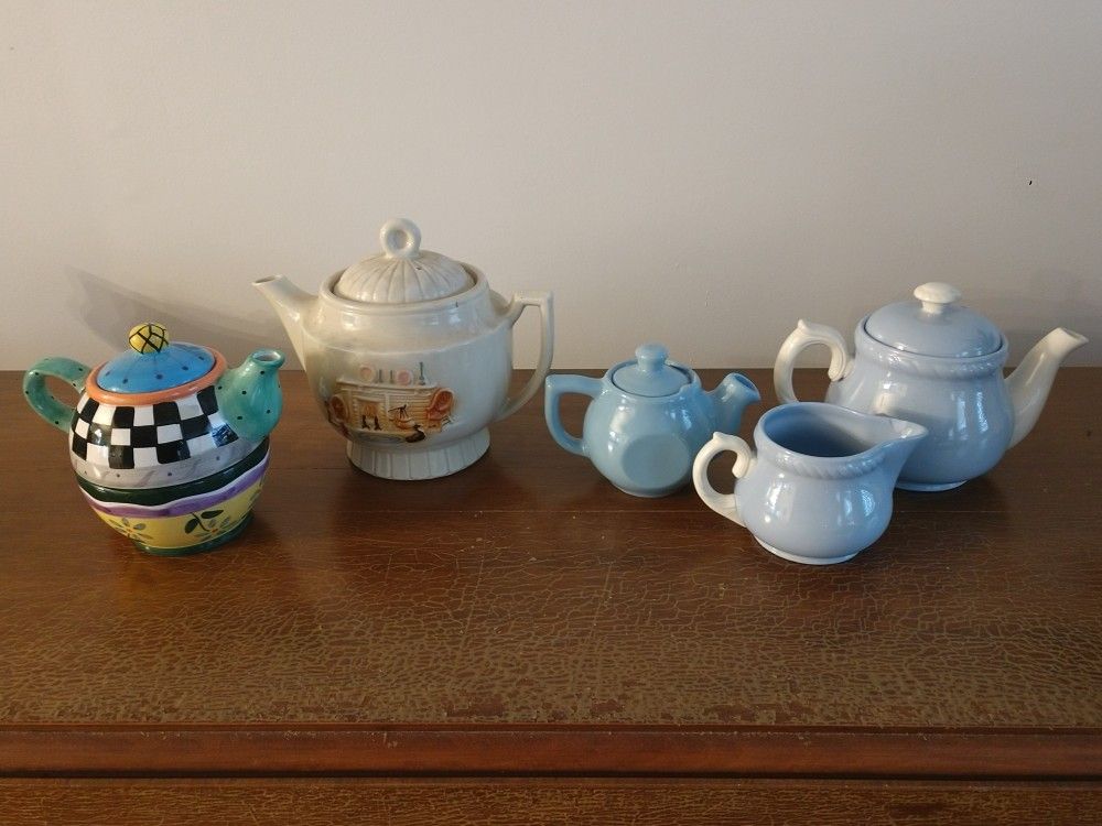 Various tea pots