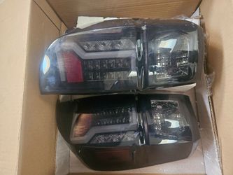 Toyota Tacoma, Smoked Rear Tail Lights (Pair) 2018-2020