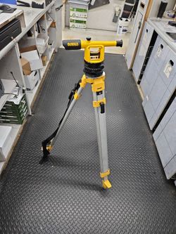 DEWALT DW090 Builder’s Level with Tripod – Ready for the Job!