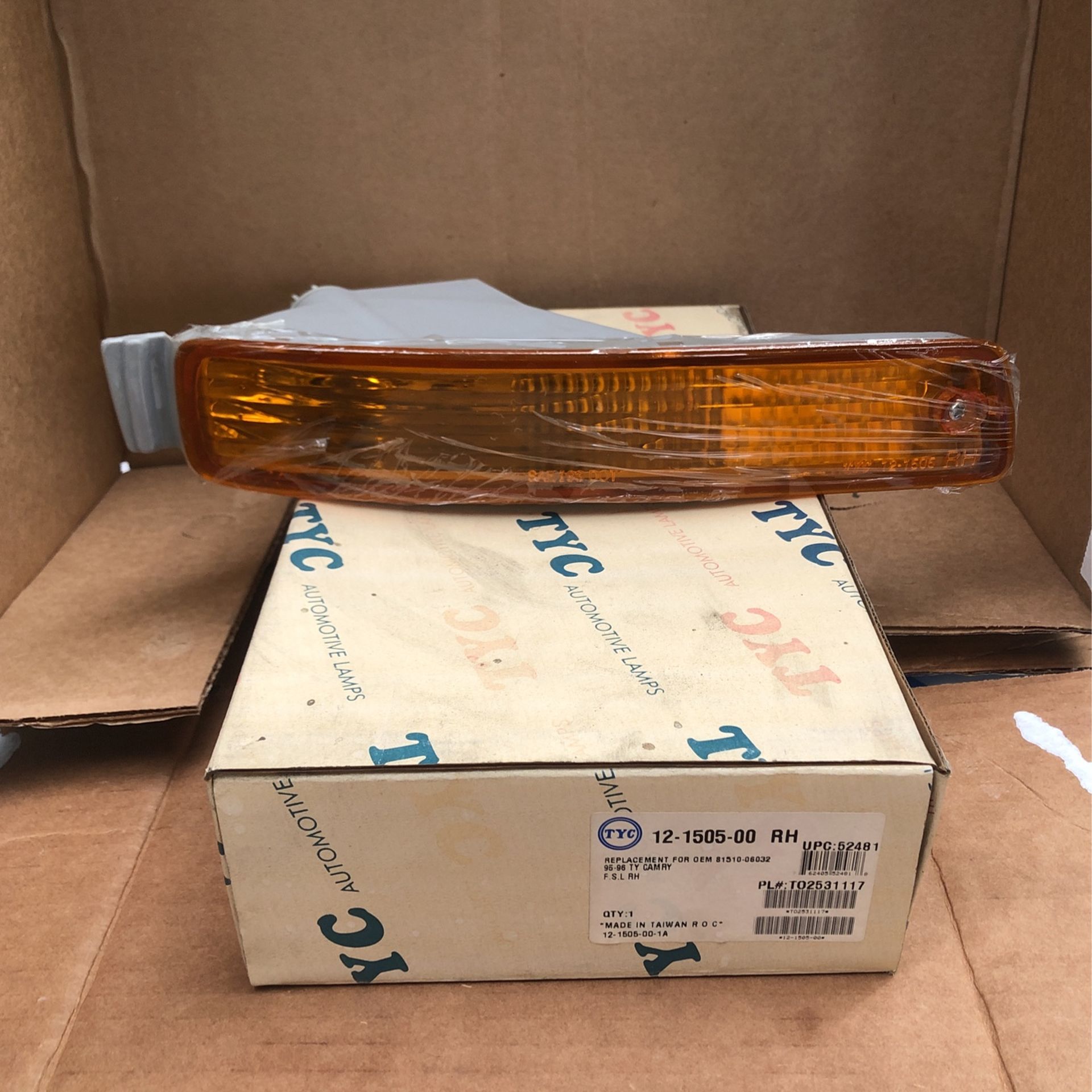 Toyota Camry 95-96 Signal Lamp Side Marker RH