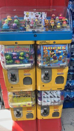 Gacha tomy gachapon toy vending machine
