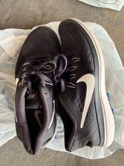 Nike Lightweight Running Shoes – Size 8