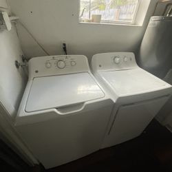 GE Washer & Gas Dryer Set – Works Perfect